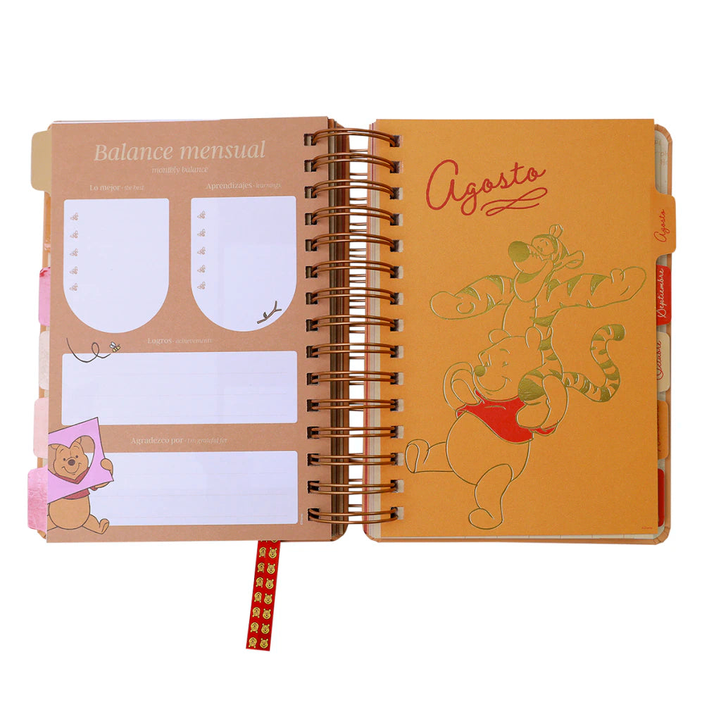 Agenda 2027 Mooving A5 Diaria - Winnie The Pooh - Woopy | Librería Online Argentina — Cuadernos, Marcadores y Más